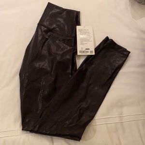 Lululemon wunder under HR leggings in size 6